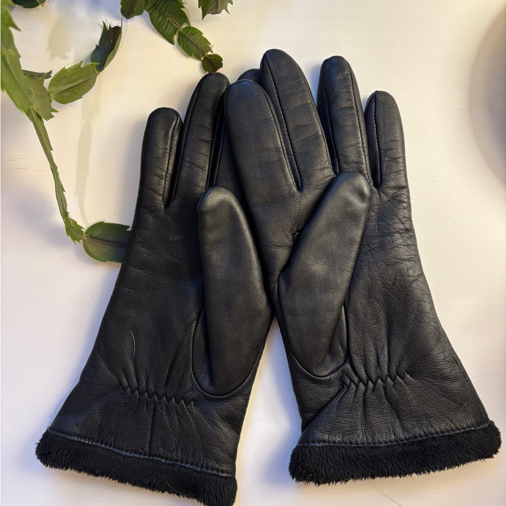 Black Leather Gloves